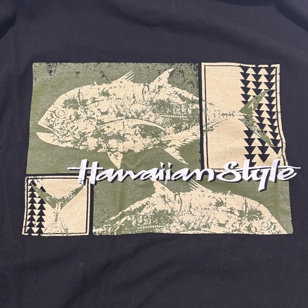 Black Hawaiian Style T-Shirt - Picture 2 of 4